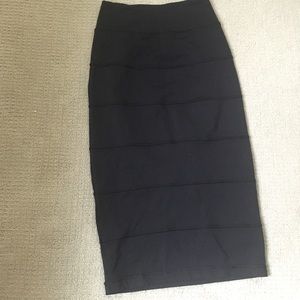 Lululemon pencil skirt. Excellent used condition